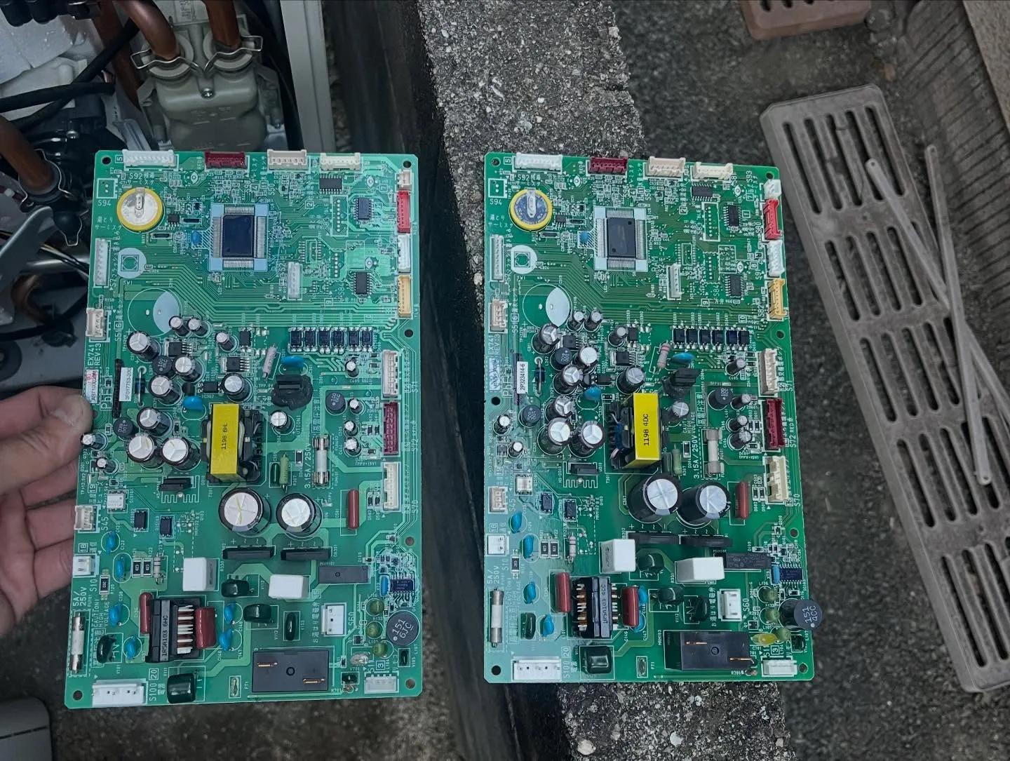 お湯が出ないとのご相談で、エコキュートの修理対応を行いました...